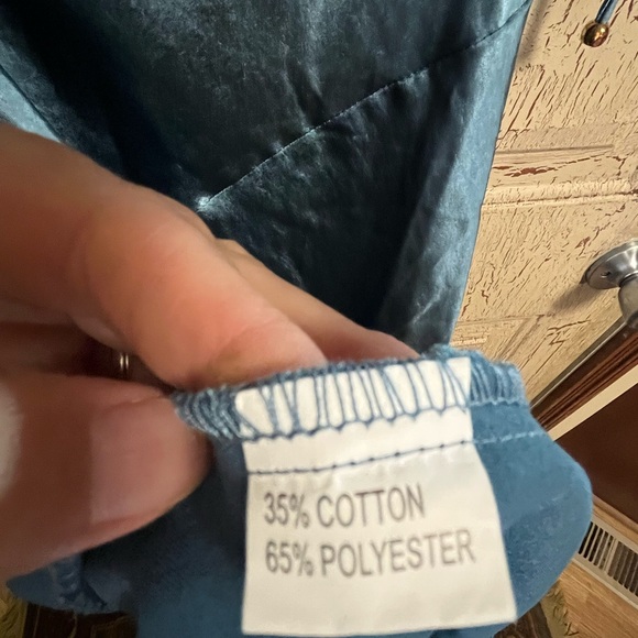 Elegant Turquoise Blue Satin Gown - Picture 5 of 5